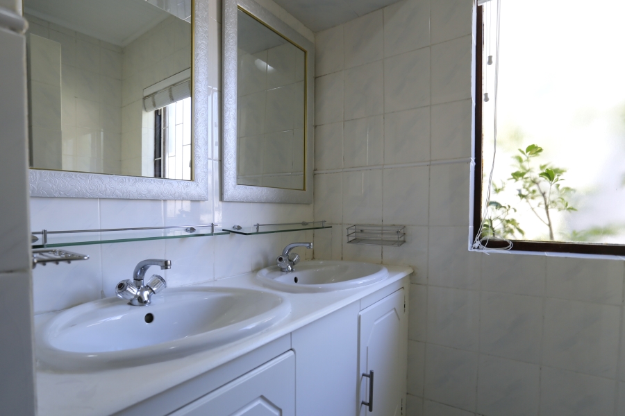To Let 4 Bedroom Property for Rent in Tokai Western Cape